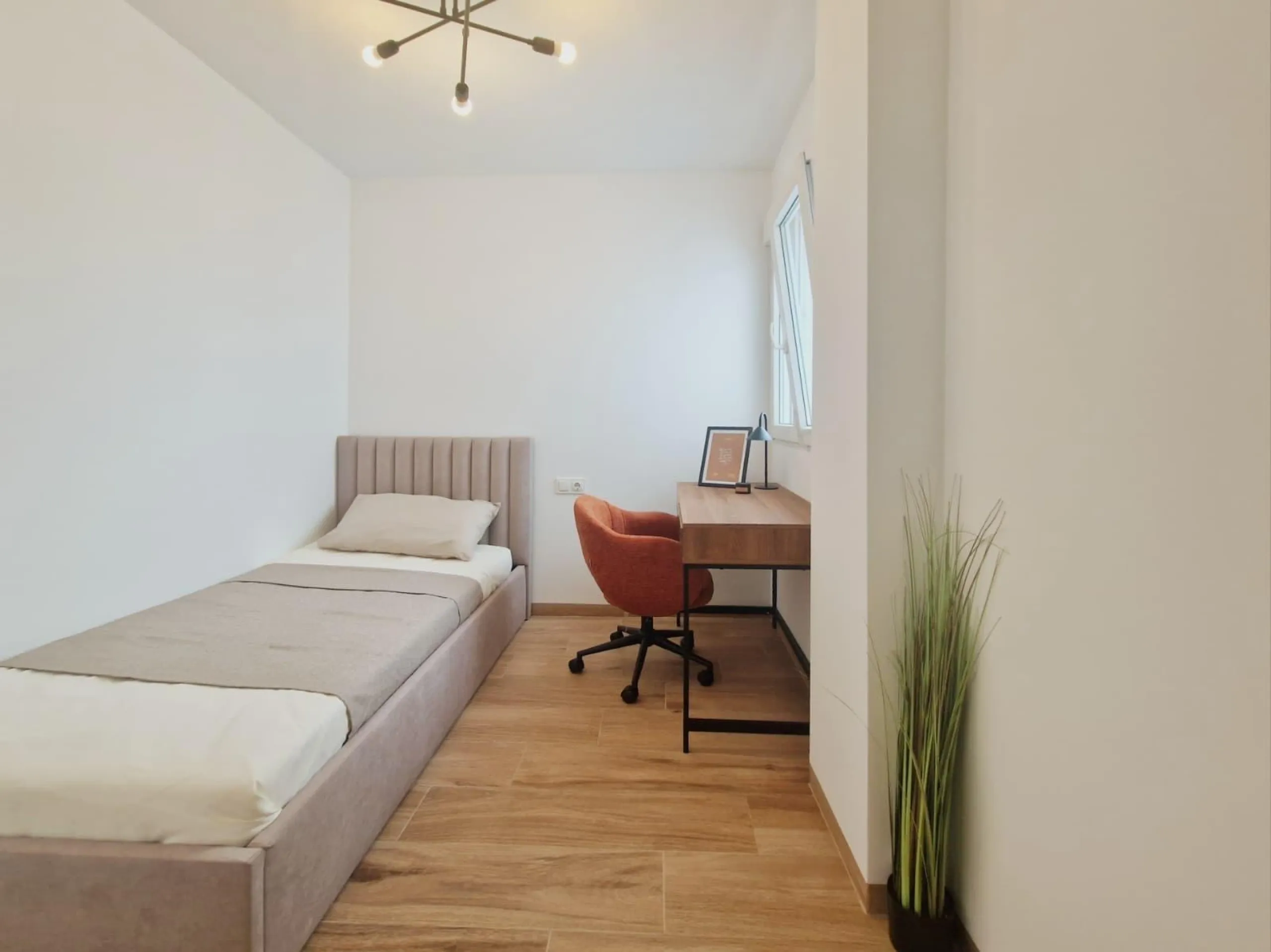RENOVADO EDIFICIO EN SAN FULGENCIO CON APARTAMENTOS DE 1 DORM. 2 DORM. 3 DORM. DE 52 M2 A 93 M2. CON PISCINA COMUN.