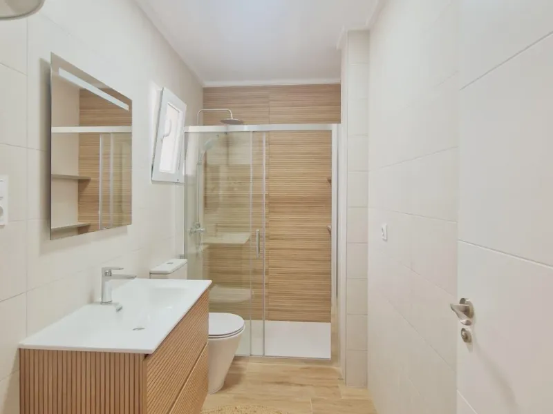 RENOVADO EDIFICIO EN SAN FULGENCIO CON APARTAMENTOS DE 1 DORM. 2 DORM. 3 DORM. DE 52 M2 A 93 M2. CON PISCINA COMUN.