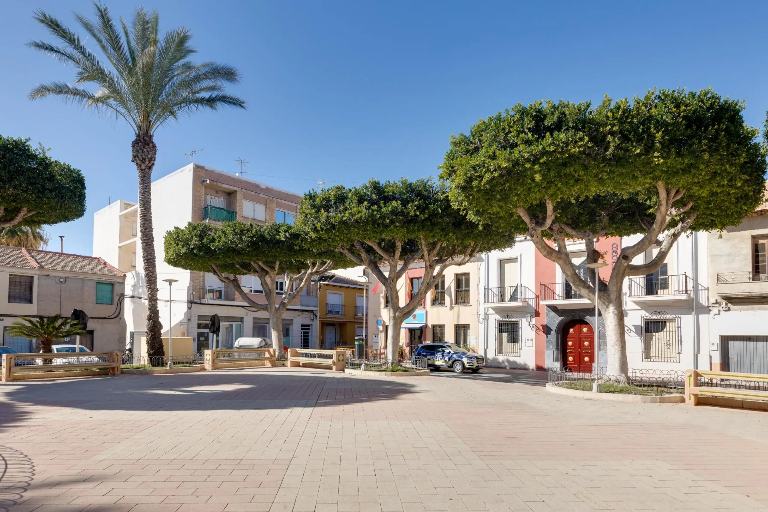 RENOVADO EDIFICIO EN SAN FULGENCIO CON APARTAMENTOS DE 1 DORM. 2 DORM. 3 DORM. DE 52 M2 A 93 M2. CON PISCINA COMUN.