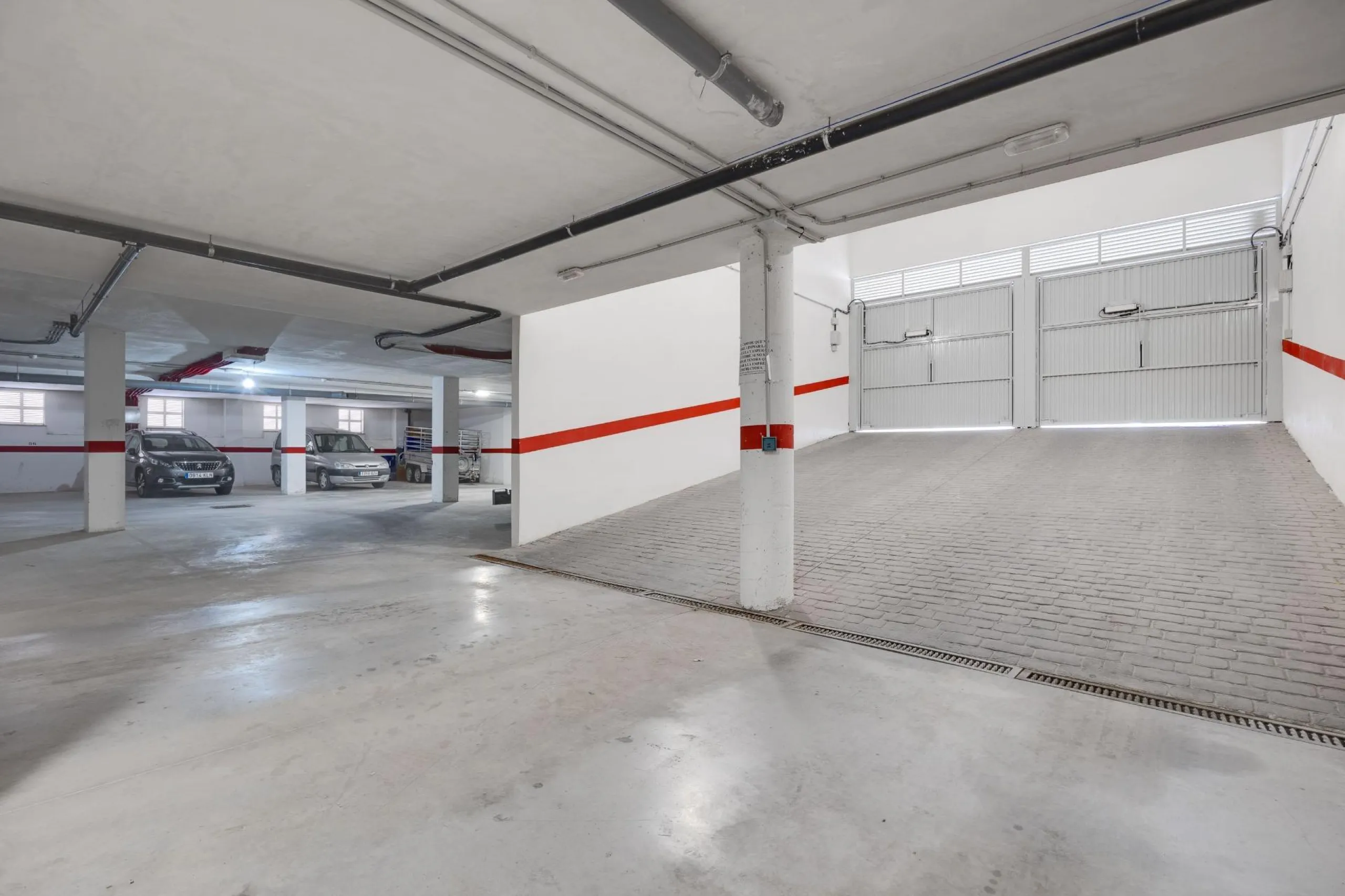RENOVADO EDIFICIO EN SAN FULGENCIO CON APARTAMENTOS DE 1 DORM. 2 DORM. 3 DORM. DE 52 M2 A 93 M2. CON PISCINA COMUN.