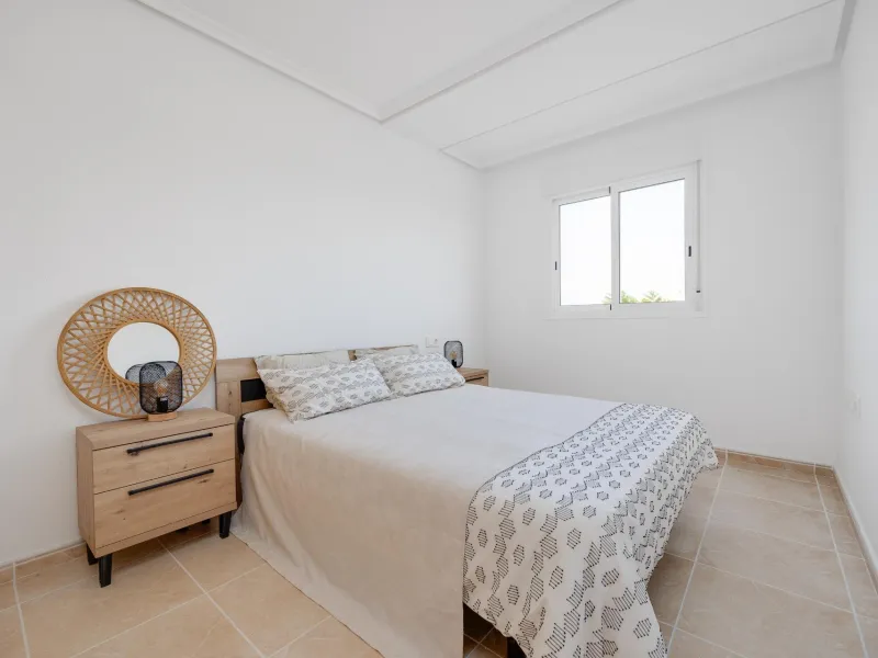RENOVADO EDIFICIO EN SAN FULGENCIO CON APARTAMENTOS DE 1 DORM. 2 DORM. 3 DORM. DE 52 M2 A 93 M2. CON PISCINA COMUN.