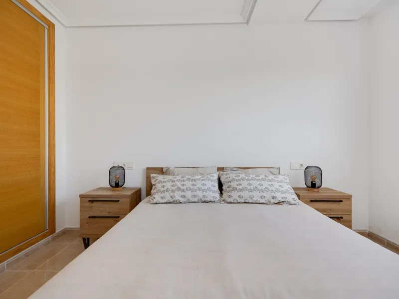 RENOVADO EDIFICIO EN SAN FULGENCIO CON APARTAMENTOS DE 1 DORM. 2 DORM. 3 DORM. DE 52 M2 A 93 M2. CON PISCINA COMUN.
