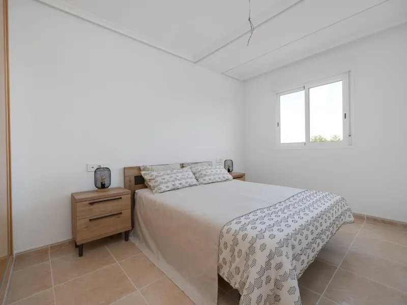 RENOVADO EDIFICIO EN SAN FULGENCIO CON APARTAMENTOS DE 1 DORM. 2 DORM. 3 DORM. DE 52 M2 A 93 M2. CON PISCINA COMUN.