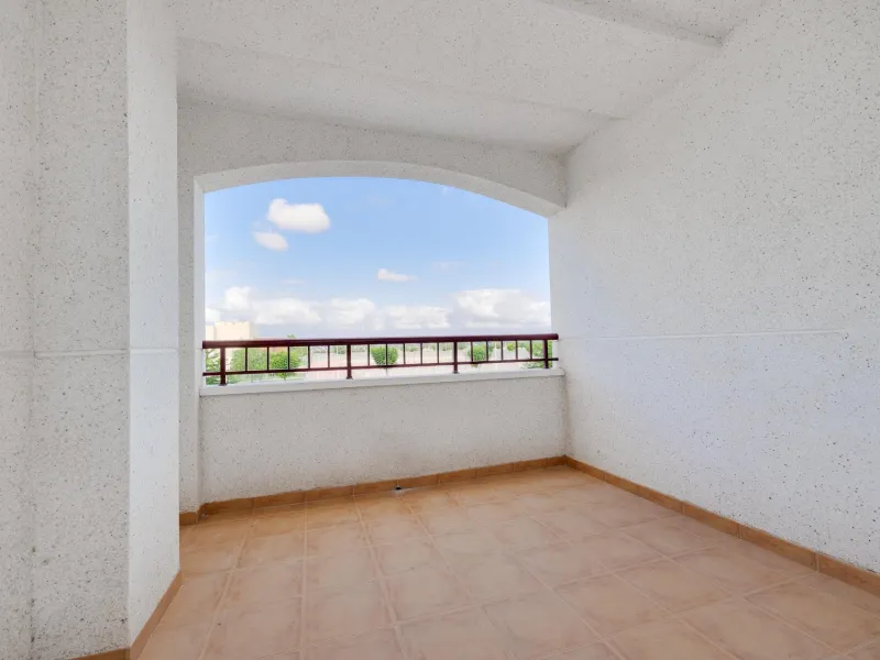 RENOVADO EDIFICIO EN SAN FULGENCIO CON APARTAMENTOS DE 1 DORM. 2 DORM. 3 DORM. DE 52 M2 A 93 M2. CON PISCINA COMUN.