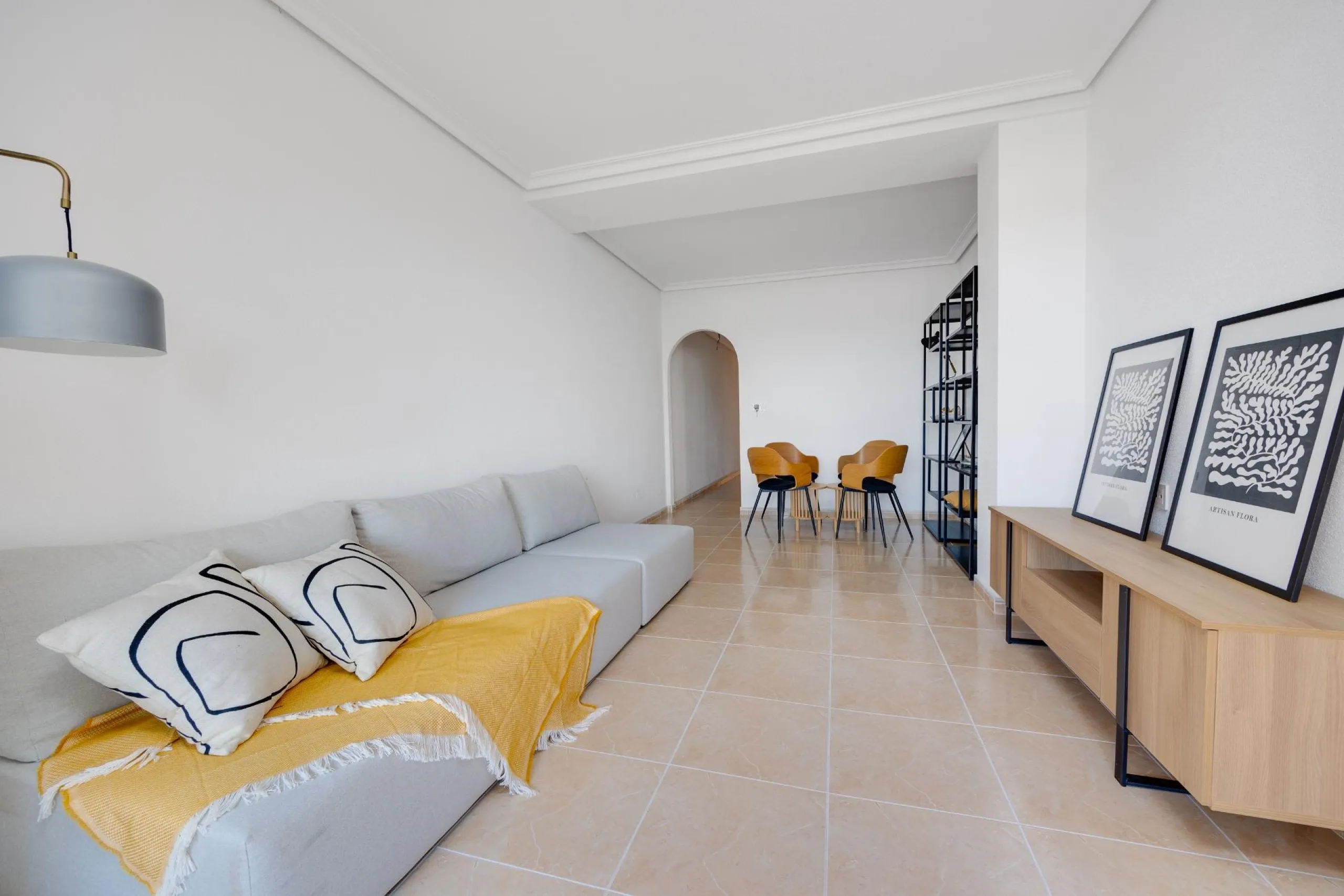 RENOVADO EDIFICIO EN SAN FULGENCIO CON APARTAMENTOS DE 1 DORM. 2 DORM. 3 DORM. DE 52 M2 A 93 M2. CON PISCINA COMUN.