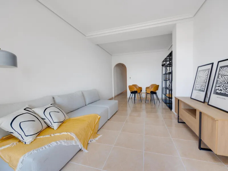RENOVADO EDIFICIO EN SAN FULGENCIO CON APARTAMENTOS DE 1 DORM. 2 DORM. 3 DORM. DE 52 M2 A 93 M2. CON PISCINA COMUN.