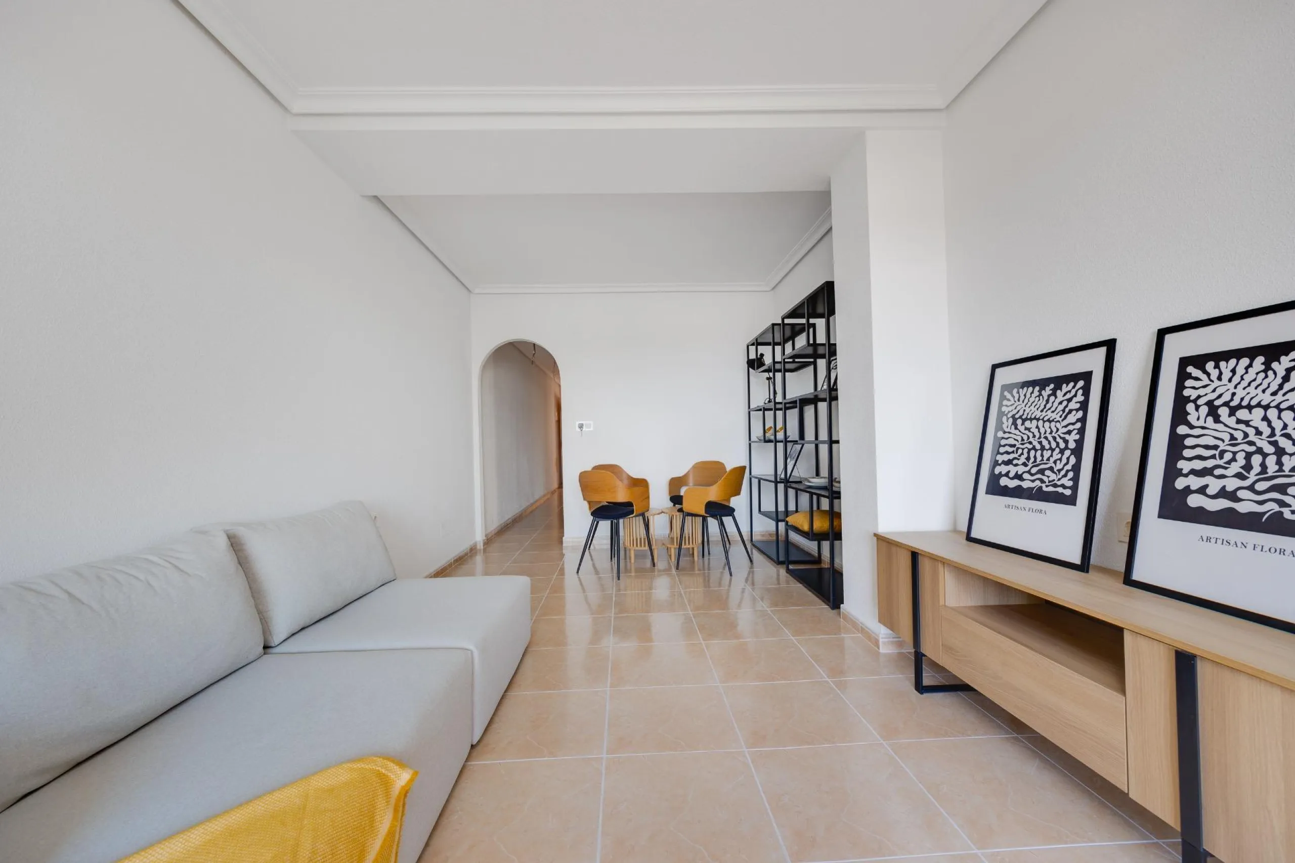 RENOVADO EDIFICIO EN SAN FULGENCIO CON APARTAMENTOS DE 1 DORM. 2 DORM. 3 DORM. DE 52 M2 A 93 M2. CON PISCINA COMUN.