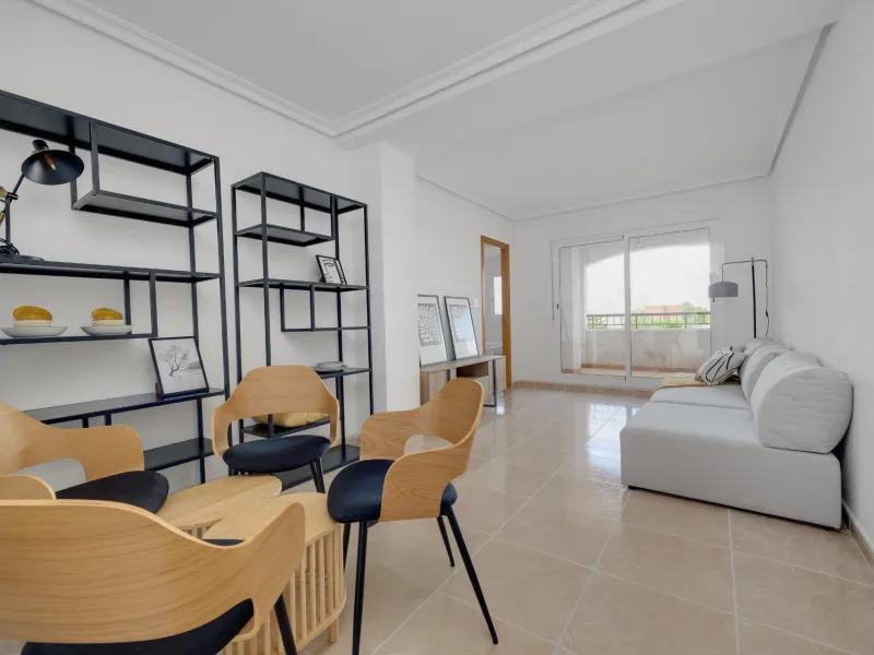 RENOVADO EDIFICIO EN SAN FULGENCIO CON APARTAMENTOS DE 1 DORM. 2 DORM. 3 DORM. DE 52 M2 A 93 M2. CON PISCINA COMUN.