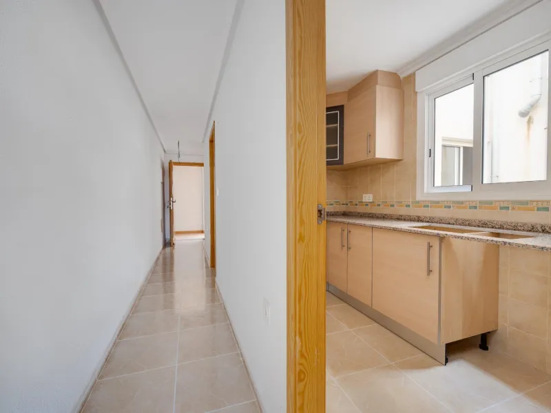 RENOVADO EDIFICIO EN SAN FULGENCIO CON APARTAMENTOS DE 1 DORM. 2 DORM. 3 DORM. DE 52 M2 A 93 M2. CON PISCINA COMUN.