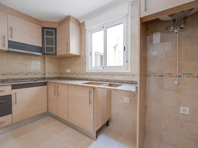 RENOVADO EDIFICIO EN SAN FULGENCIO CON APARTAMENTOS DE 1 DORM. 2 DORM. 3 DORM. DE 52 M2 A 93 M2. CON PISCINA COMUN.