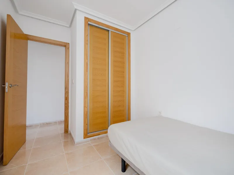 RENOVADO EDIFICIO EN SAN FULGENCIO CON APARTAMENTOS DE 1 DORM. 2 DORM. 3 DORM. DE 52 M2 A 93 M2. CON PISCINA COMUN.
