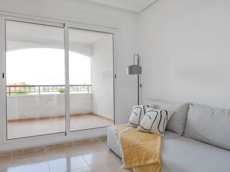 RENOVADO EDIFICIO EN SAN FULGENCIO CON APARTAMENTOS DE 1 DORM. 2 DORM. 3 DORM. DE 52 M2 A 93 M2. CON PISCINA COMUN.