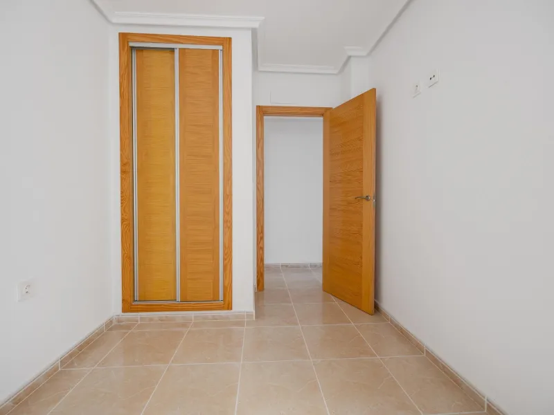RENOVADO EDIFICIO EN SAN FULGENCIO CON APARTAMENTOS DE 1 DORM. 2 DORM. 3 DORM. DE 52 M2 A 93 M2. CON PISCINA COMUN.