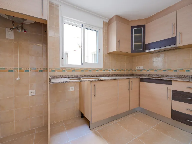 RENOVADO EDIFICIO EN SAN FULGENCIO CON APARTAMENTOS DE 1 DORM. 2 DORM. 3 DORM. DE 52 M2 A 93 M2. CON PISCINA COMUN.