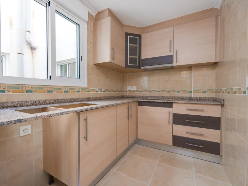 RENOVADO EDIFICIO EN SAN FULGENCIO CON APARTAMENTOS DE 1 DORM. 2 DORM. 3 DORM. DE 52 M2 A 93 M2. CON PISCINA COMUN.