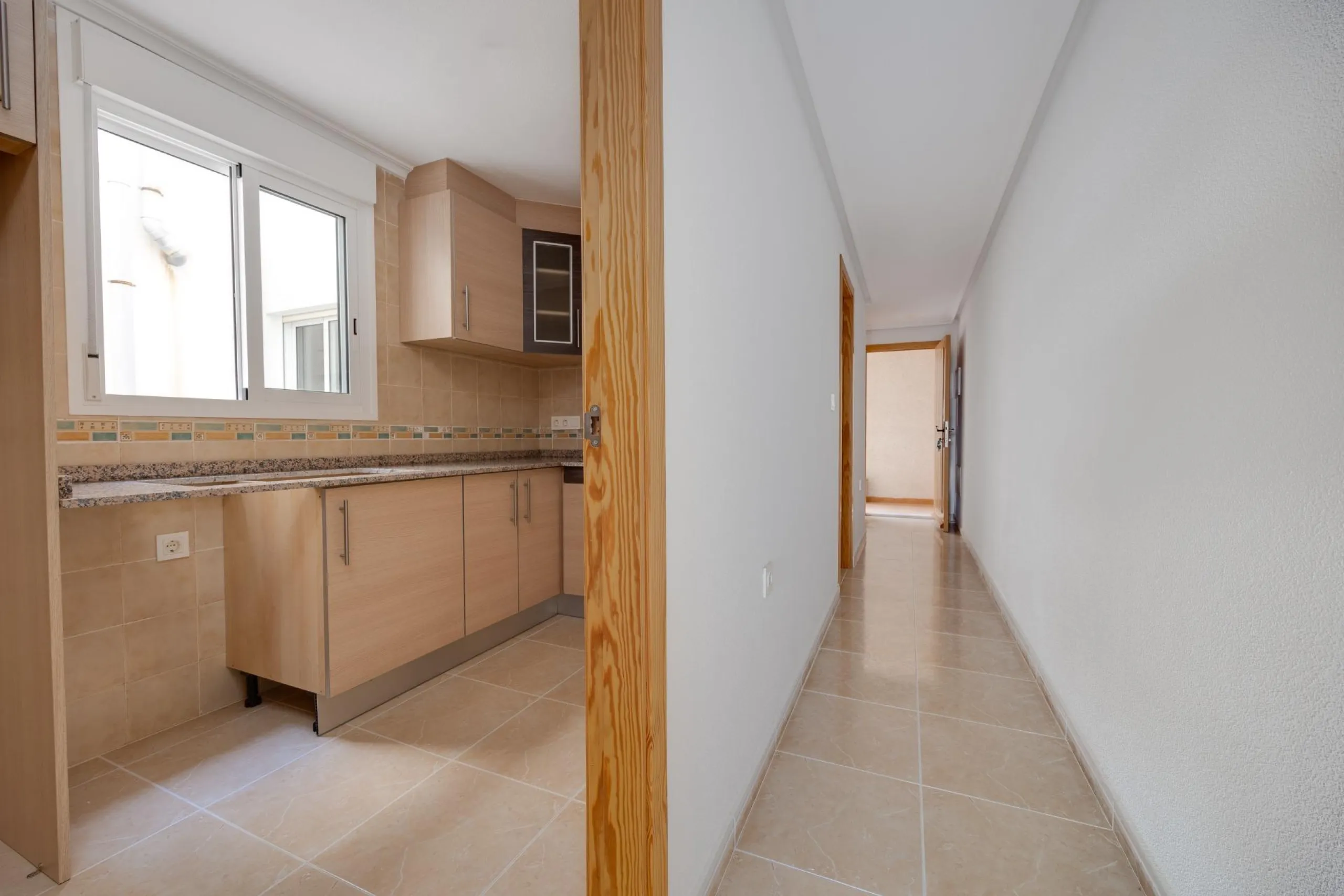 RENOVADO EDIFICIO EN SAN FULGENCIO CON APARTAMENTOS DE 1 DORM. 2 DORM. 3 DORM. DE 52 M2 A 93 M2. CON PISCINA COMUN.