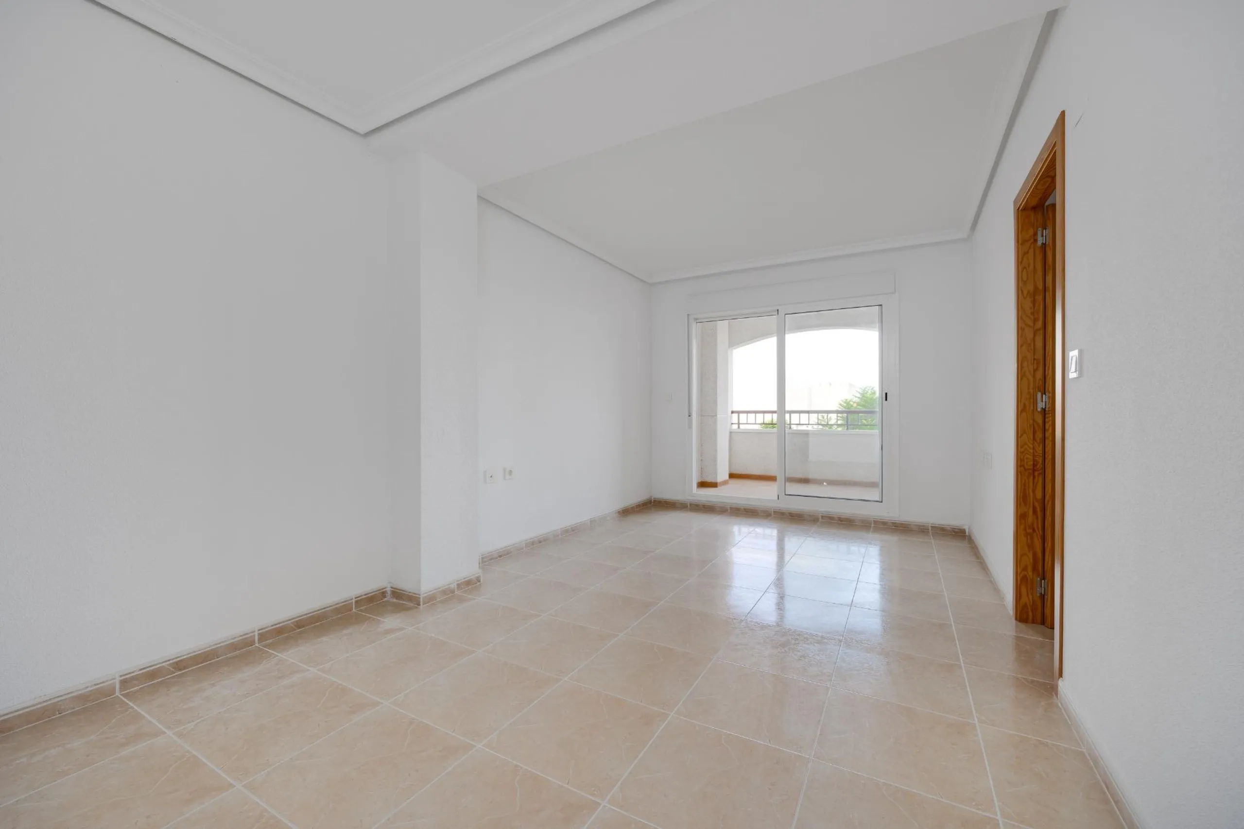 RENOVADO EDIFICIO EN SAN FULGENCIO CON APARTAMENTOS DE 1 DORM. 2 DORM. 3 DORM. DE 52 M2 A 93 M2. CON PISCINA COMUN.