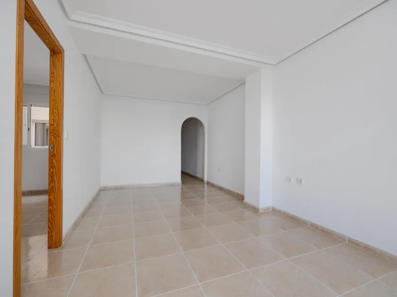 RENOVADO EDIFICIO EN SAN FULGENCIO CON APARTAMENTOS DE 1 DORM. 2 DORM. 3 DORM. DE 52 M2 A 93 M2. CON PISCINA COMUN.