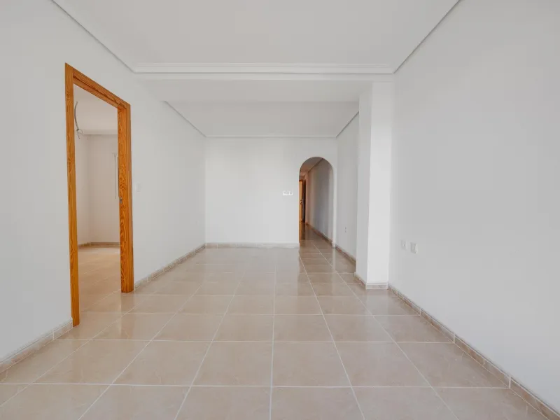 RENOVADO EDIFICIO EN SAN FULGENCIO CON APARTAMENTOS DE 1 DORM. 2 DORM. 3 DORM. DE 52 M2 A 93 M2. CON PISCINA COMUN.
