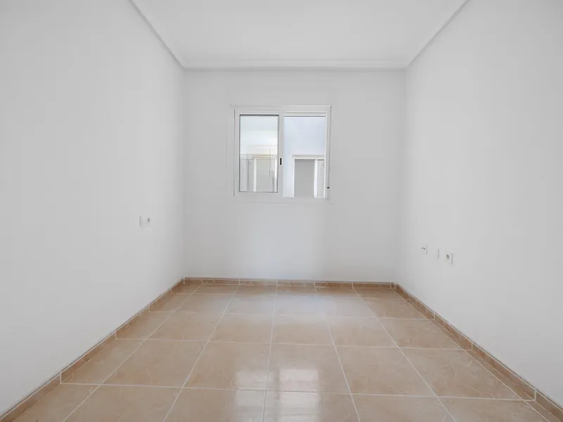 RENOVADO EDIFICIO EN SAN FULGENCIO CON APARTAMENTOS DE 1 DORM. 2 DORM. 3 DORM. DE 52 M2 A 93 M2. CON PISCINA COMUN.