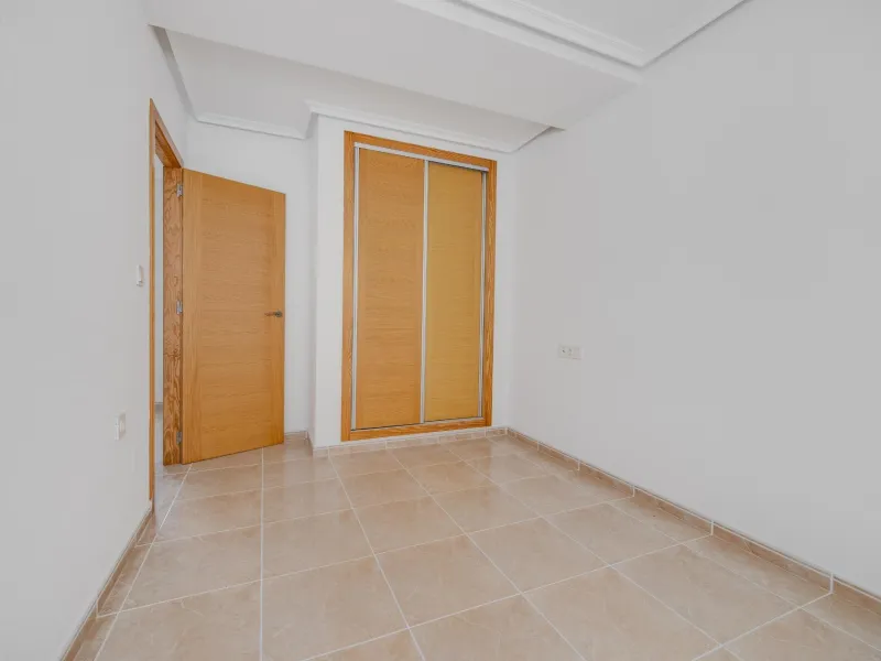 RENOVADO EDIFICIO EN SAN FULGENCIO CON APARTAMENTOS DE 1 DORM. 2 DORM. 3 DORM. DE 52 M2 A 93 M2. CON PISCINA COMUN.