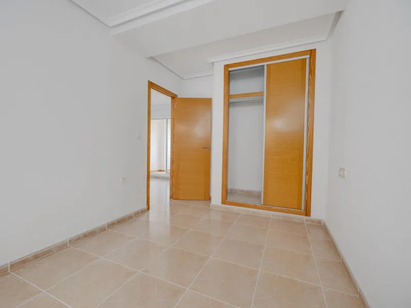 RENOVADO EDIFICIO EN SAN FULGENCIO CON APARTAMENTOS DE 1 DORM. 2 DORM. 3 DORM. DE 52 M2 A 93 M2. CON PISCINA COMUN.