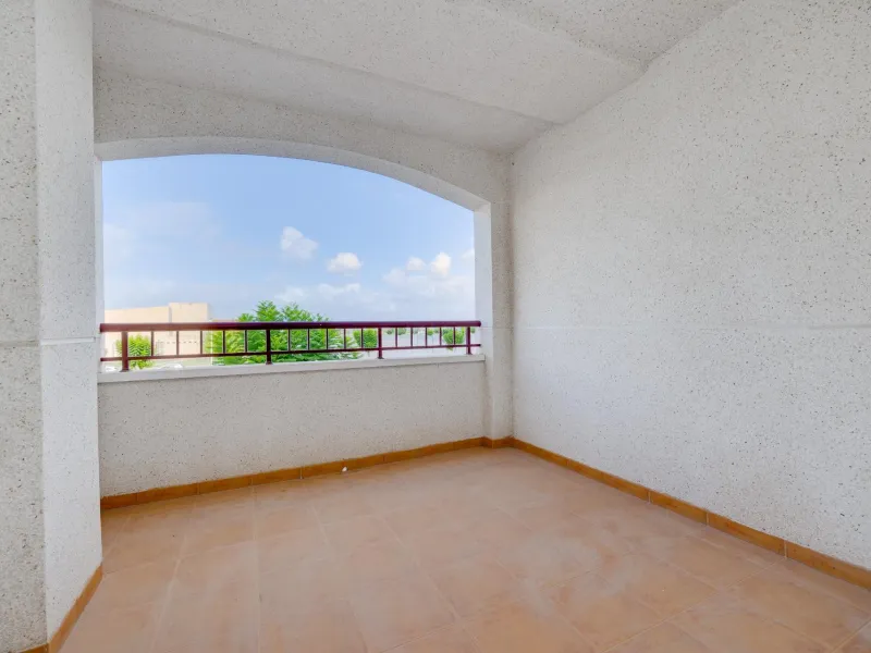 RENOVADO EDIFICIO EN SAN FULGENCIO CON APARTAMENTOS DE 1 DORM. 2 DORM. 3 DORM. DE 52 M2 A 93 M2. CON PISCINA COMUN.