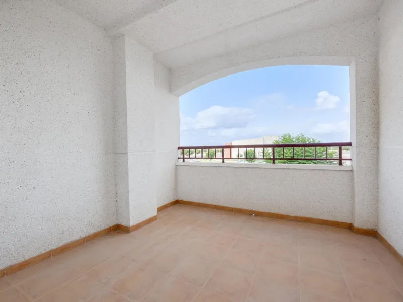 RENOVADO EDIFICIO EN SAN FULGENCIO CON APARTAMENTOS DE 1 DORM. 2 DORM. 3 DORM. DE 52 M2 A 93 M2. CON PISCINA COMUN.