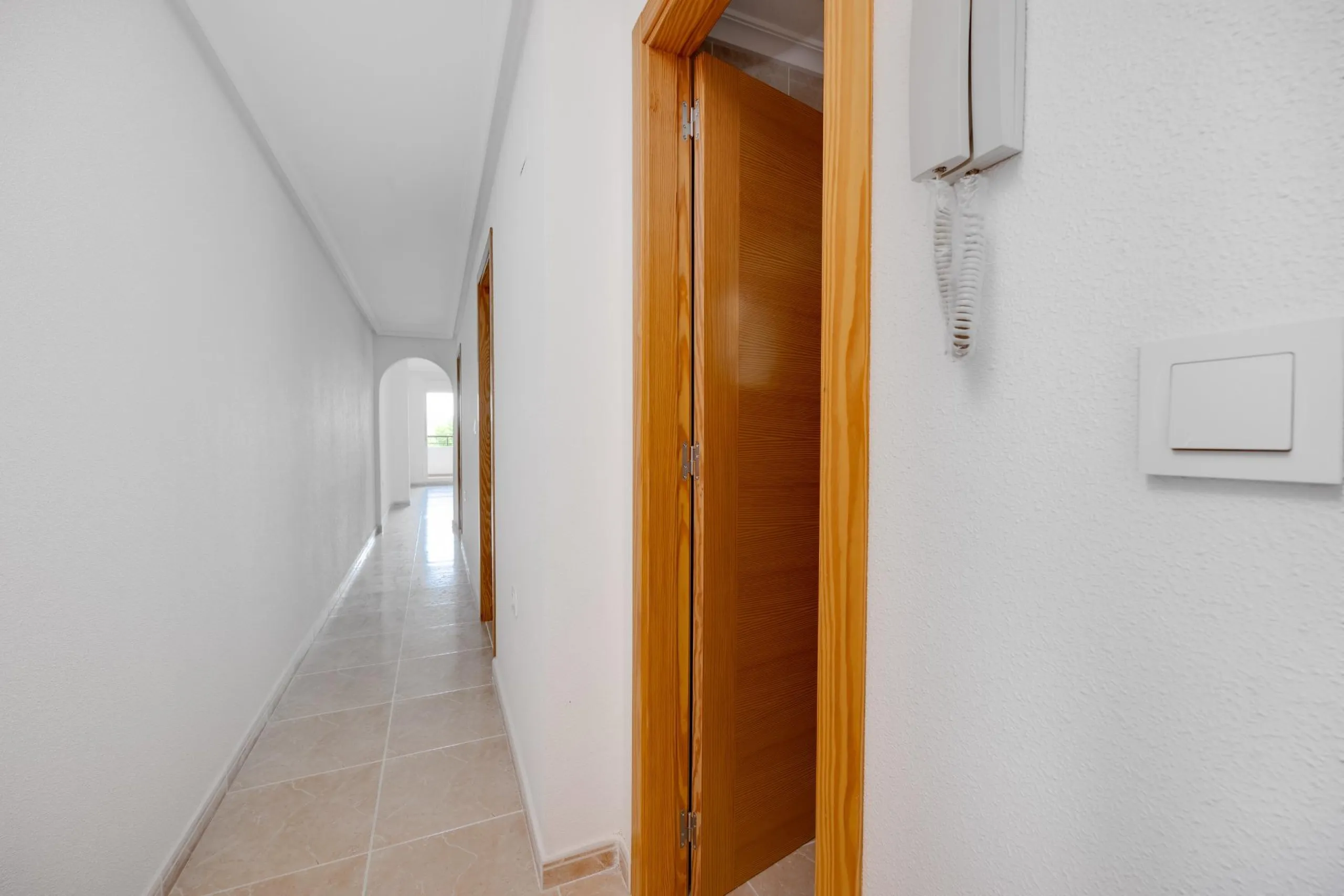 RENOVADO EDIFICIO EN SAN FULGENCIO CON APARTAMENTOS DE 1 DORM. 2 DORM. 3 DORM. DE 52 M2 A 93 M2. CON PISCINA COMUN.