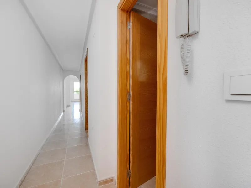 RENOVADO EDIFICIO EN SAN FULGENCIO CON APARTAMENTOS DE 1 DORM. 2 DORM. 3 DORM. DE 52 M2 A 93 M2. CON PISCINA COMUN.