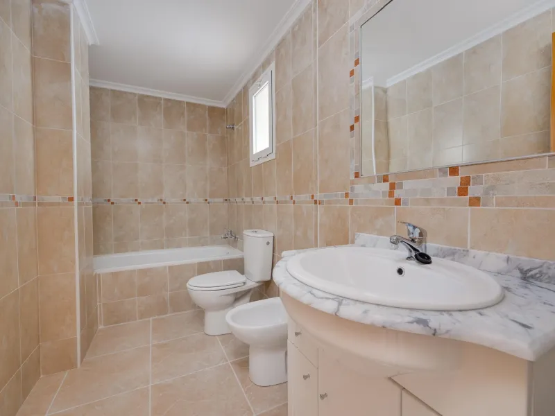 RENOVADO EDIFICIO EN SAN FULGENCIO CON APARTAMENTOS DE 1 DORM. 2 DORM. 3 DORM. DE 52 M2 A 93 M2. CON PISCINA COMUN.