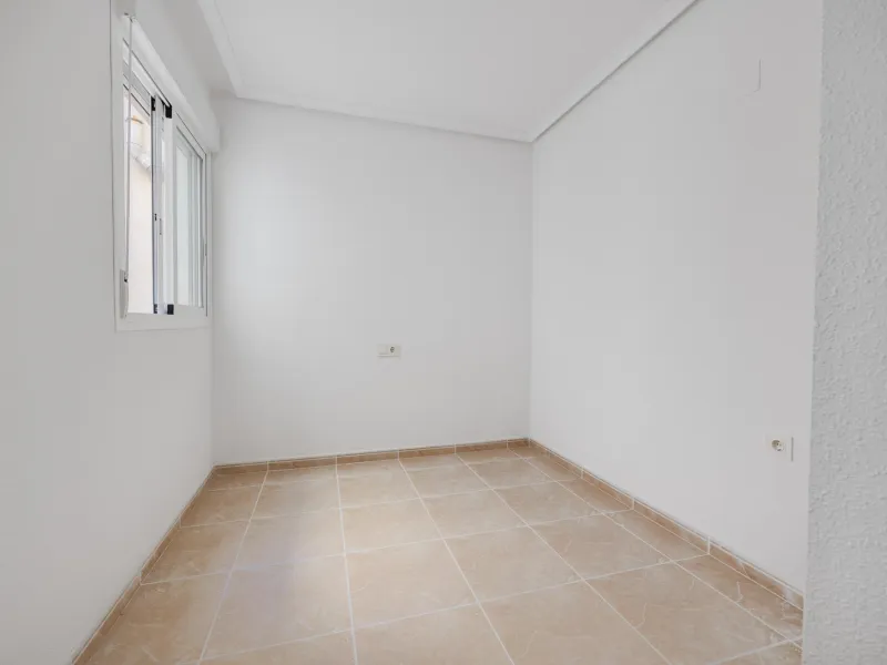 RENOVADO EDIFICIO EN SAN FULGENCIO CON APARTAMENTOS DE 1 DORM. 2 DORM. 3 DORM. DE 52 M2 A 93 M2. CON PISCINA COMUN.
