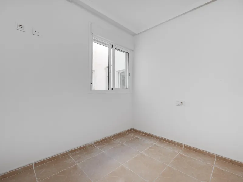 RENOVADO EDIFICIO EN SAN FULGENCIO CON APARTAMENTOS DE 1 DORM. 2 DORM. 3 DORM. DE 52 M2 A 93 M2. CON PISCINA COMUN.
