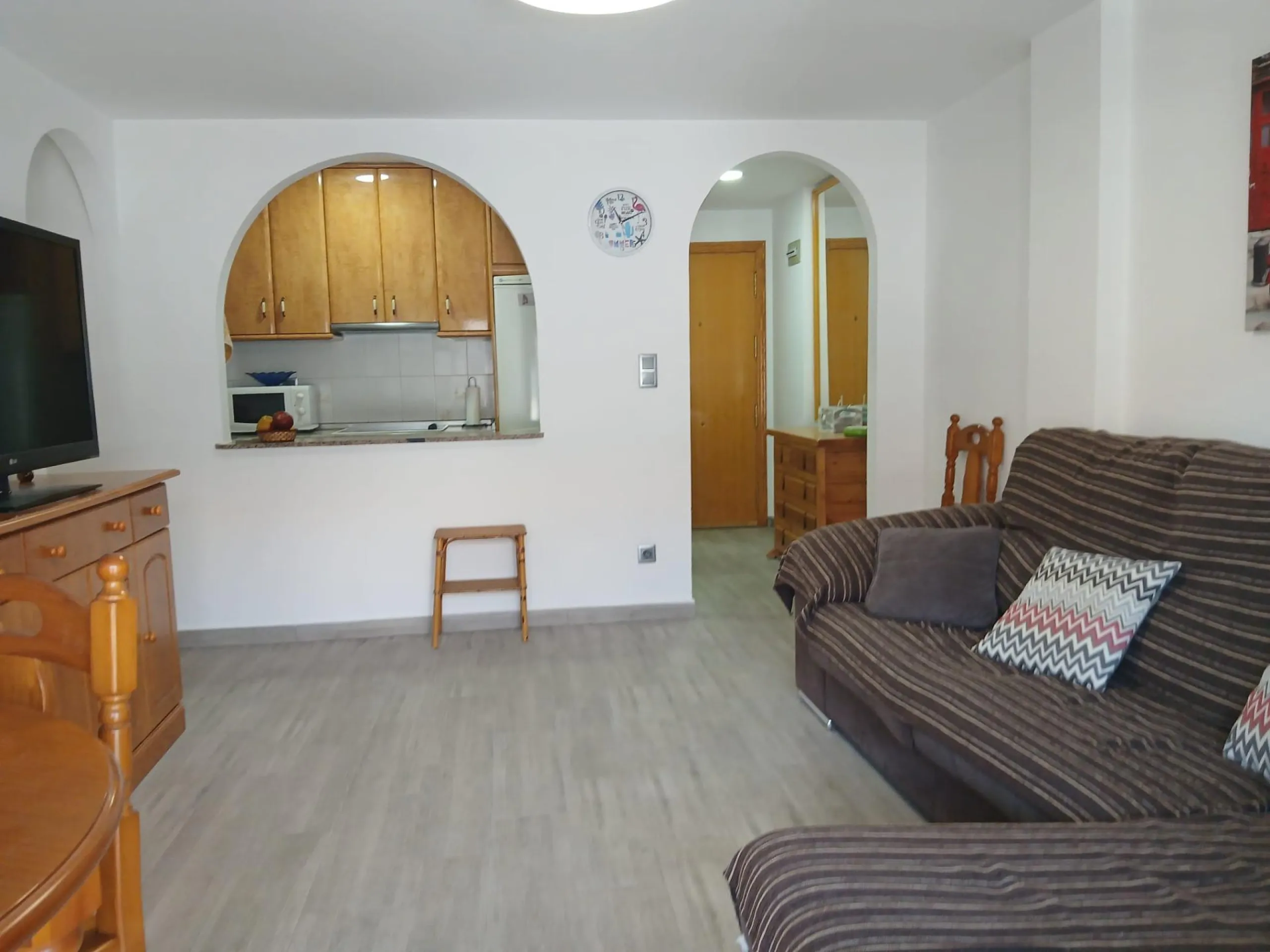 APARTAMENTO DE 3 HABITACIONES + PARKING + TRASTERO A TAN SOLO 80m DE LA PLAYA. GUARDAMAR DEL SEGURA