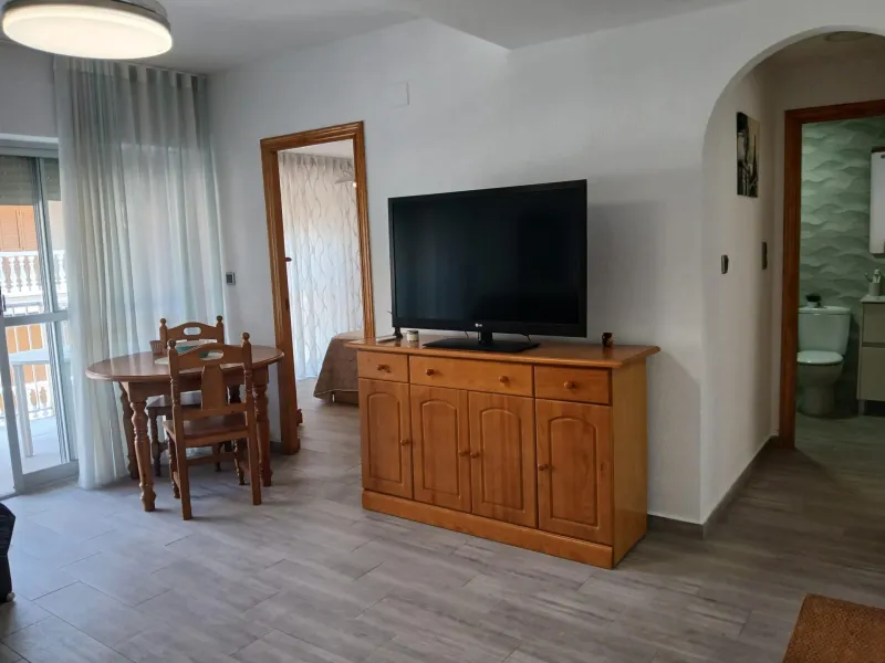 APARTAMENTO DE 3 HABITACIONES + PARKING + TRASTERO A TAN SOLO 80m DE LA PLAYA. GUARDAMAR DEL SEGURA