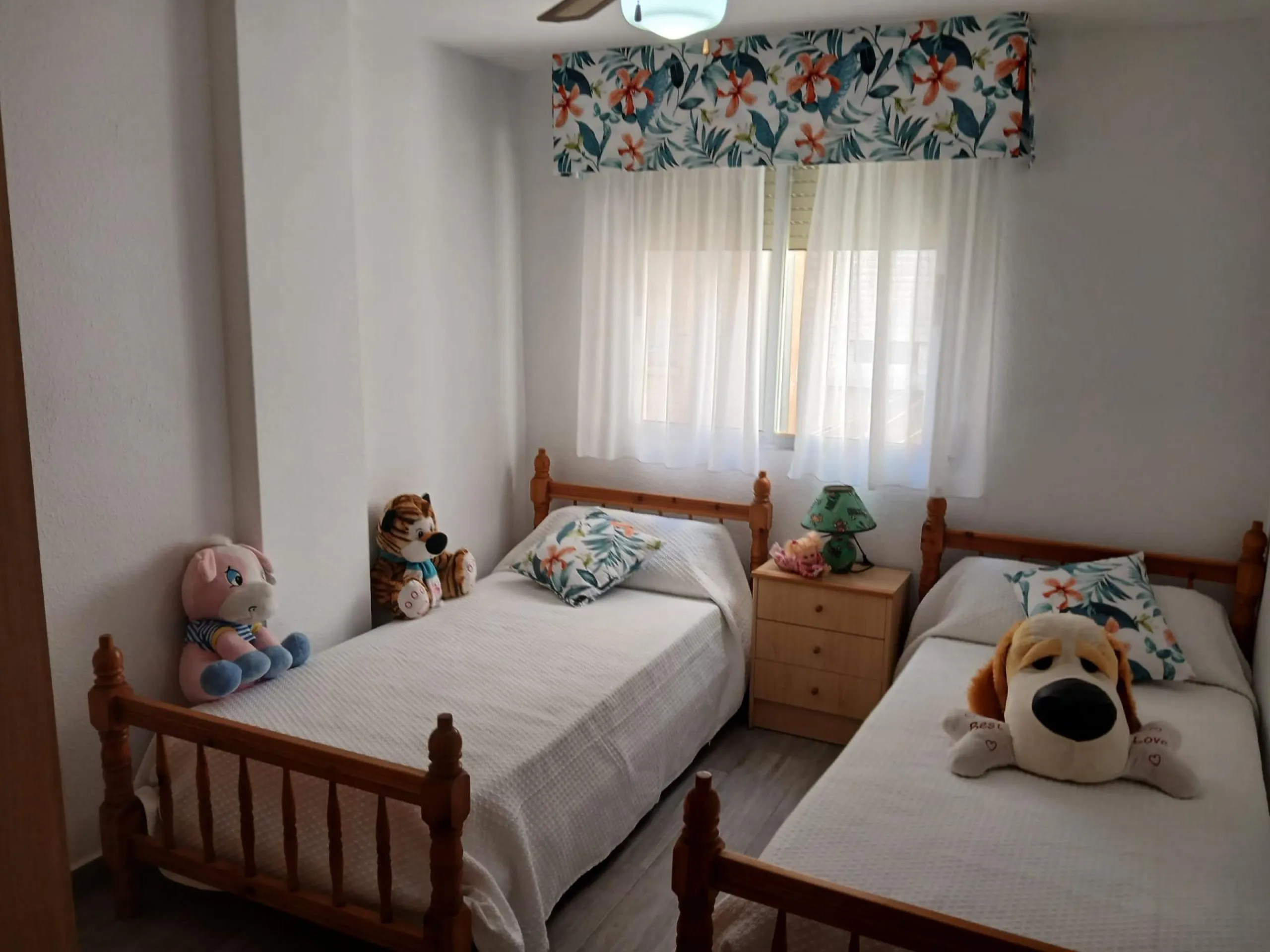 APARTAMENTO DE 3 HABITACIONES + PARKING + TRASTERO A TAN SOLO 80m DE LA PLAYA. GUARDAMAR DEL SEGURA