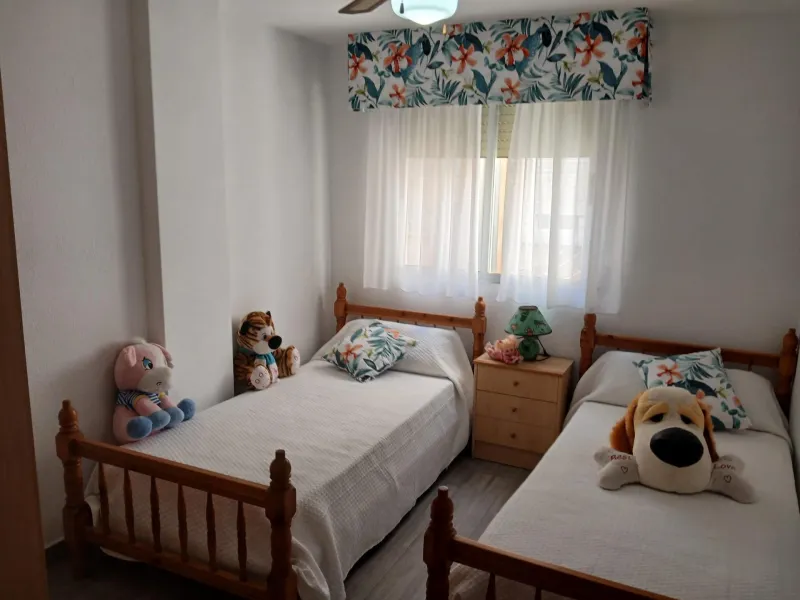 APARTAMENTO DE 3 HABITACIONES + PARKING + TRASTERO A TAN SOLO 80m DE LA PLAYA. GUARDAMAR DEL SEGURA
