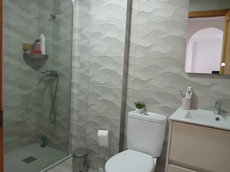 APARTAMENTO DE 3 HABITACIONES + PARKING + TRASTERO A TAN SOLO 80m DE LA PLAYA. GUARDAMAR DEL SEGURA