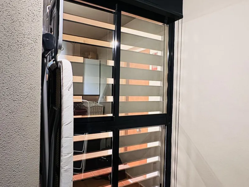 Vollständig renovierte 2-Zimmer-Wohnung mit großer 40-m²-Terrasse – Selwo, Estepona