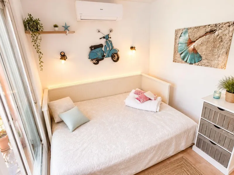 Apartamento en planta baja con jardín y gran piscina comunitaria en Cumbre del Sol