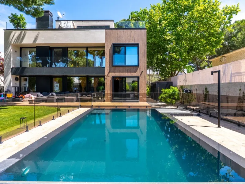 EXCLUSIVA VILLA DE LUJO INDEPENDIENTE EN POZUELO DE ALARCÓN, MADRID