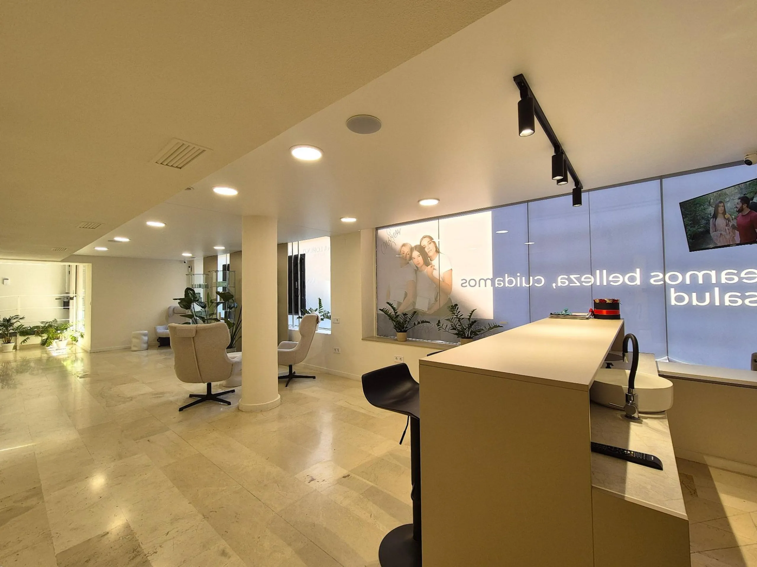 TRASPASO DE CLÍNICA DE MEDICINA ESTÉTICA EN ALICANTE – ZONA LUCEROS / EL CORTE INGLÉS