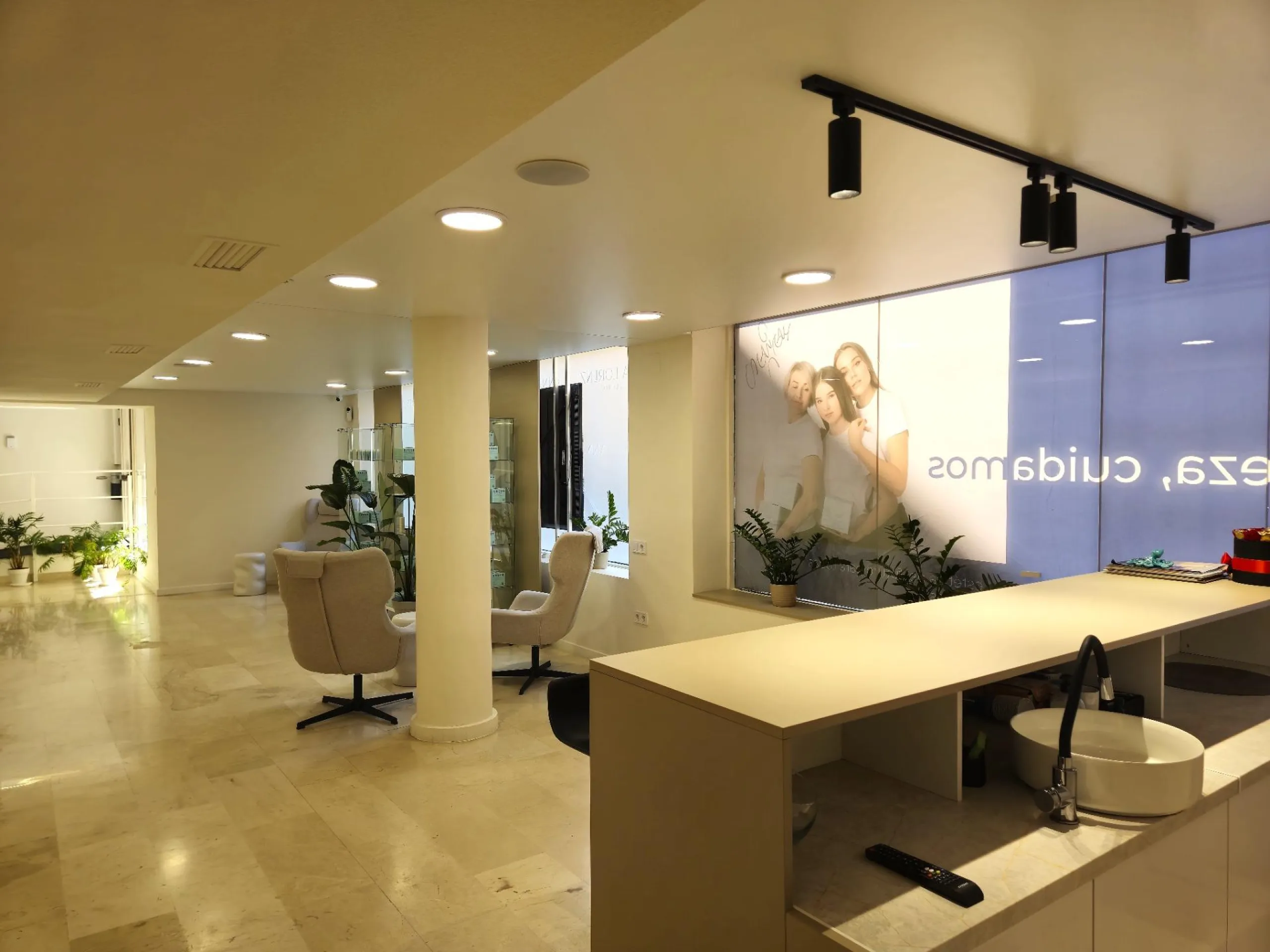 TRASPASO DE CLÍNICA DE MEDICINA ESTÉTICA EN ALICANTE – ZONA LUCEROS / EL CORTE INGLÉS