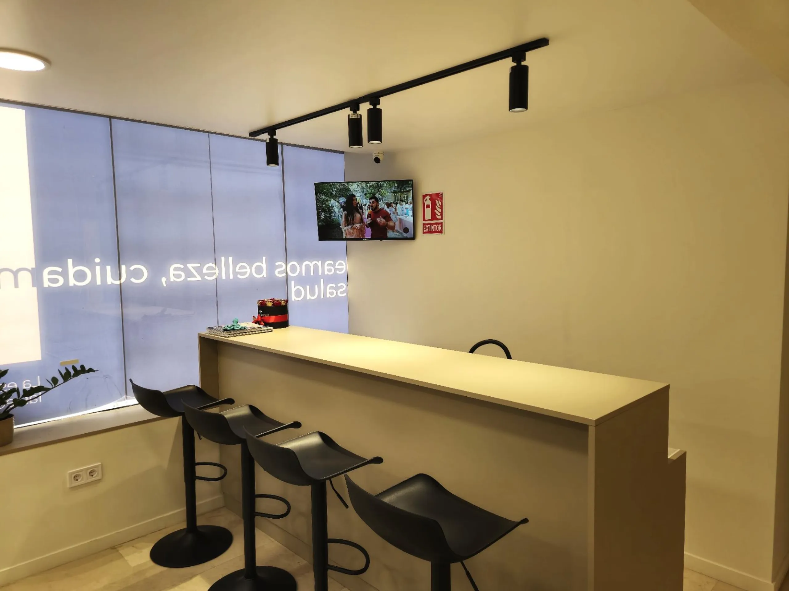 TRASPASO DE CLÍNICA DE MEDICINA ESTÉTICA EN ALICANTE – ZONA LUCEROS / EL CORTE INGLÉS
