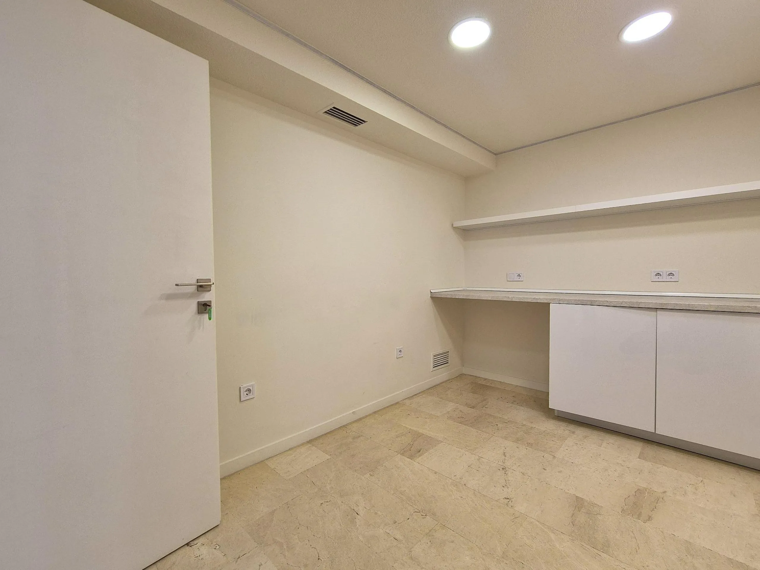 TRASPASO DE CLÍNICA DE MEDICINA ESTÉTICA EN ALICANTE – ZONA LUCEROS / EL CORTE INGLÉS