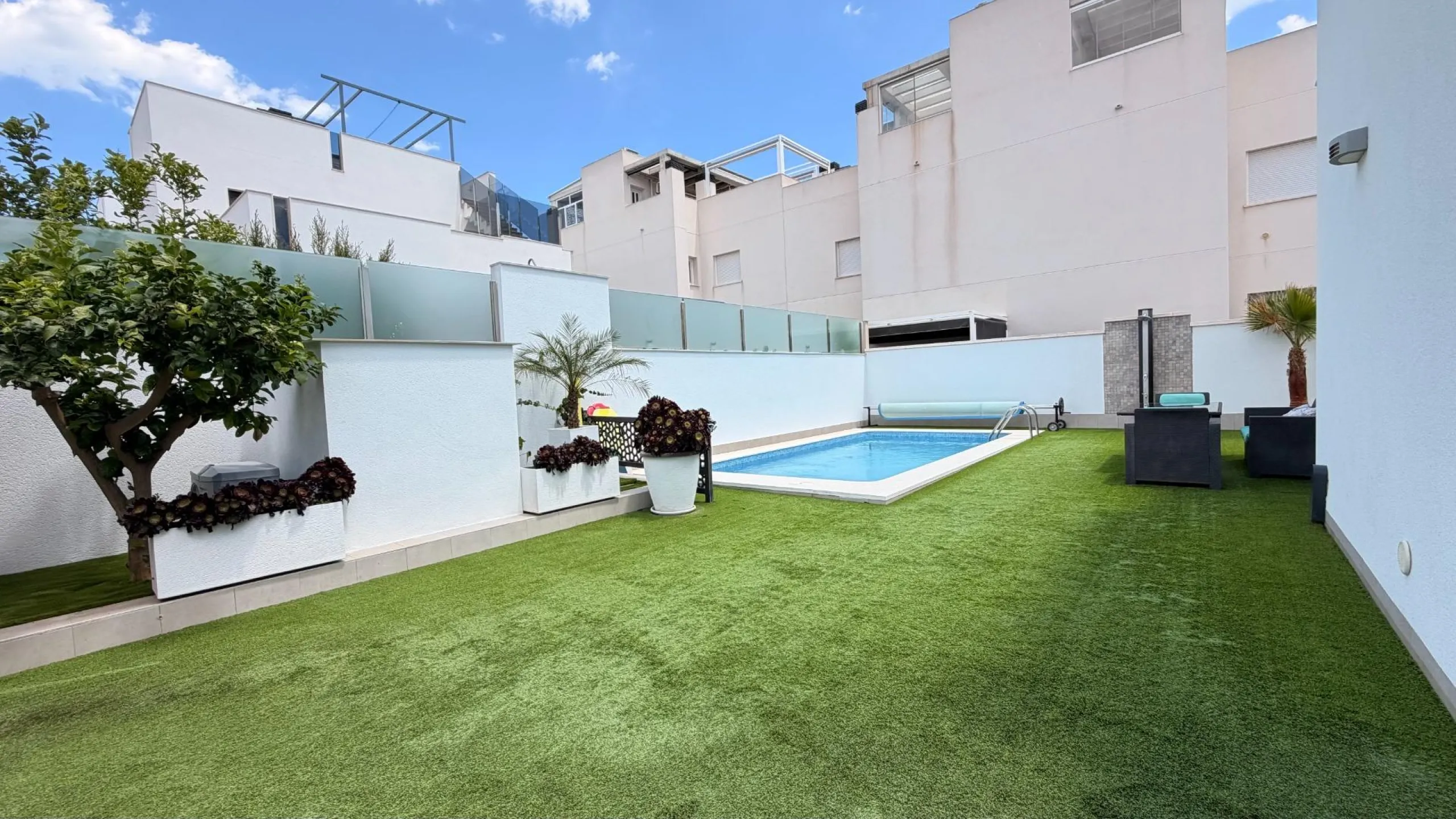 🌴 Independent villa with private pool and tourist license in Aguas Nuevas, Torrevieja