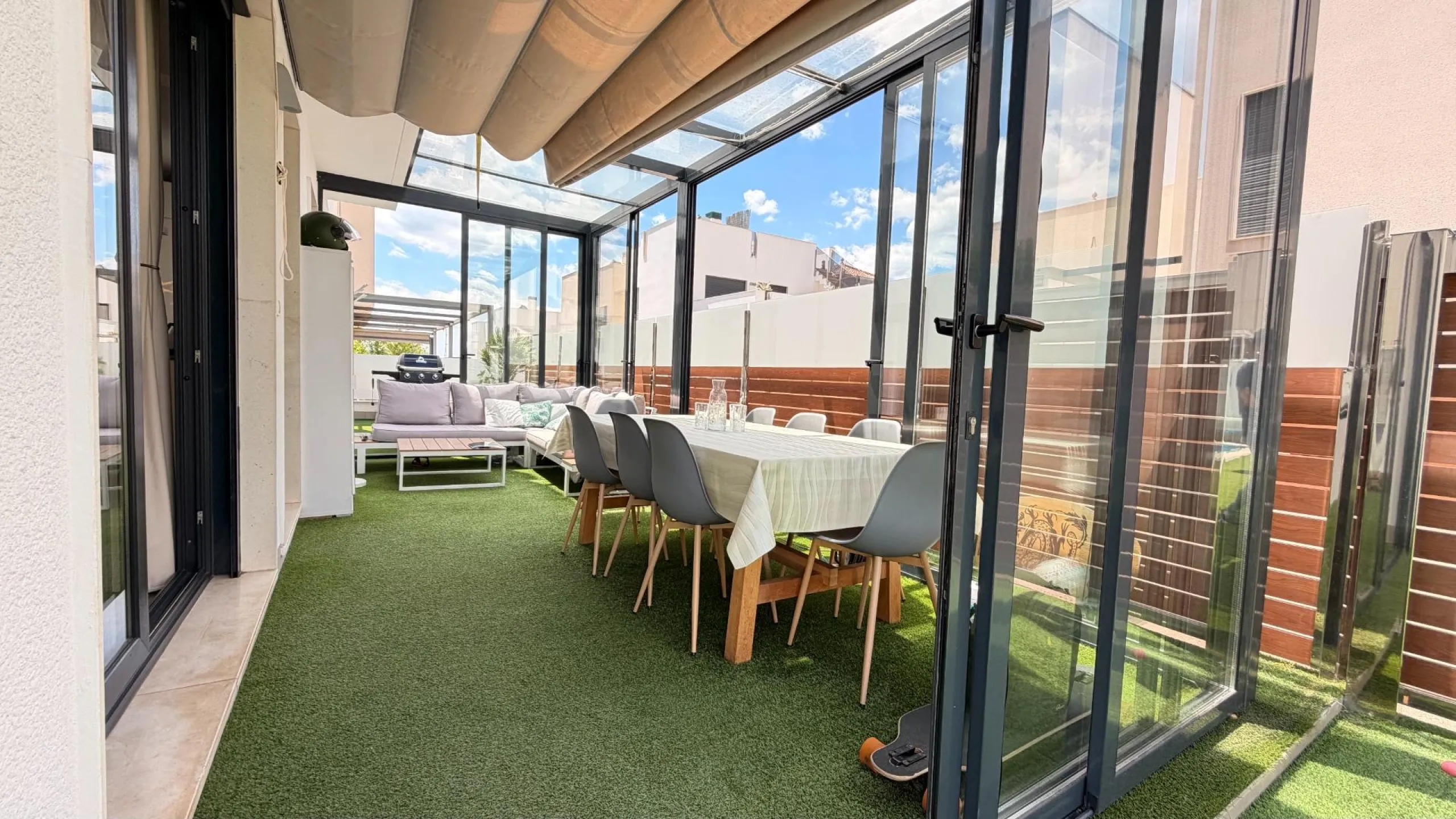 🌴 Independent villa with private pool and tourist license in Aguas Nuevas, Torrevieja