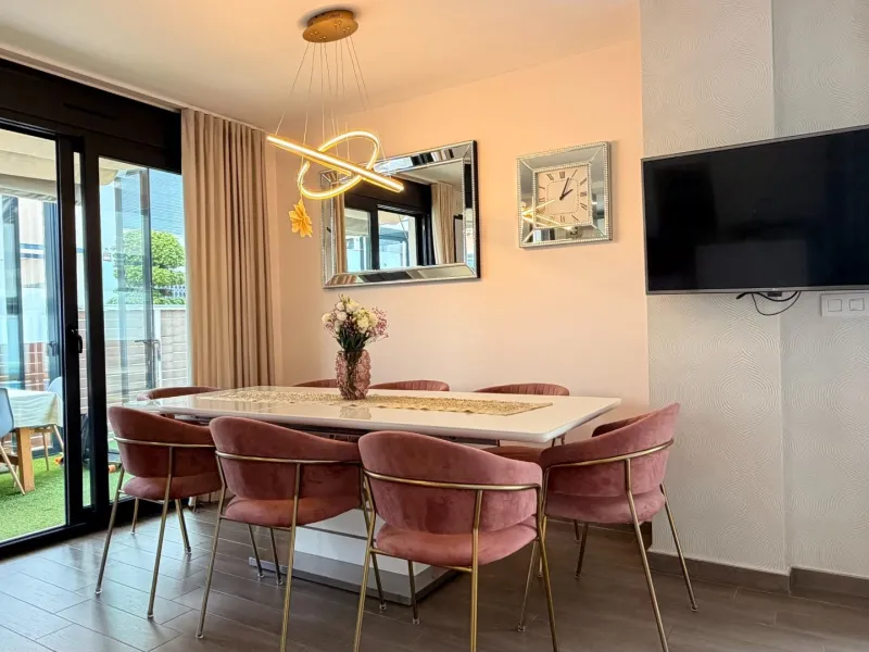 🌴 Independent villa with private pool and tourist license in Aguas Nuevas, Torrevieja