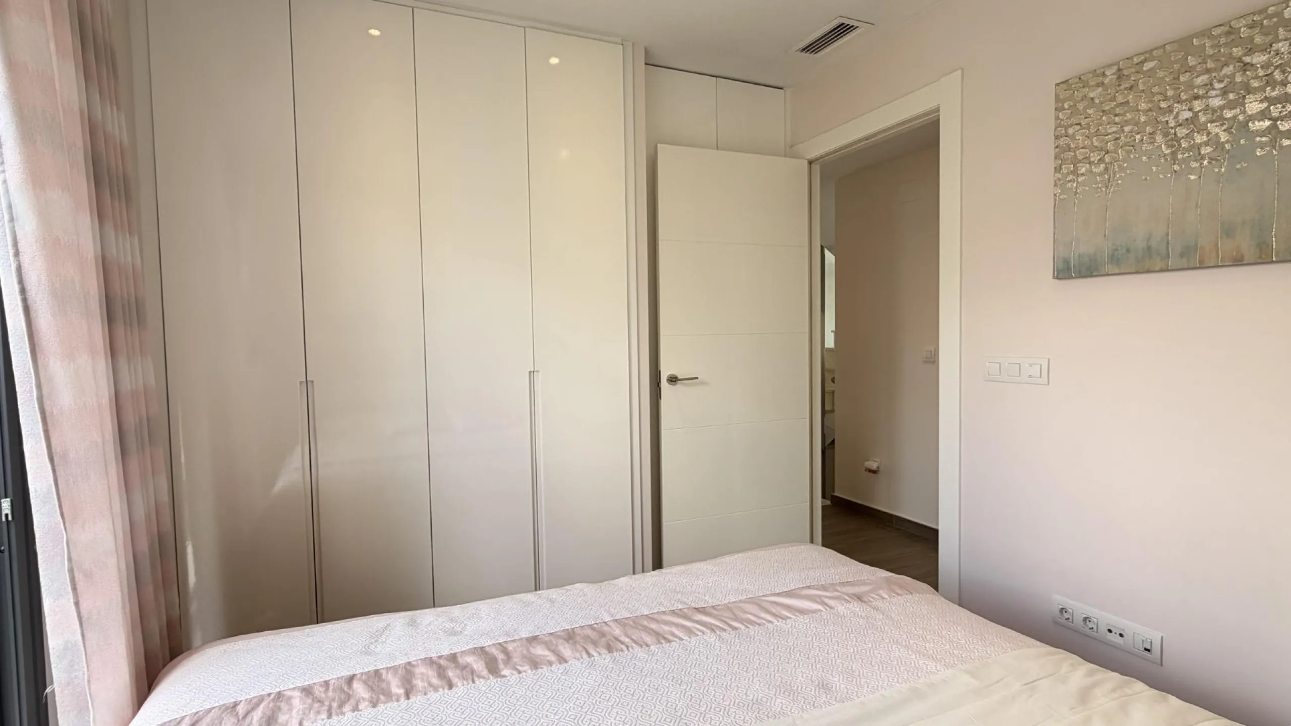 🌴 Independent villa with private pool and tourist license in Aguas Nuevas, Torrevieja