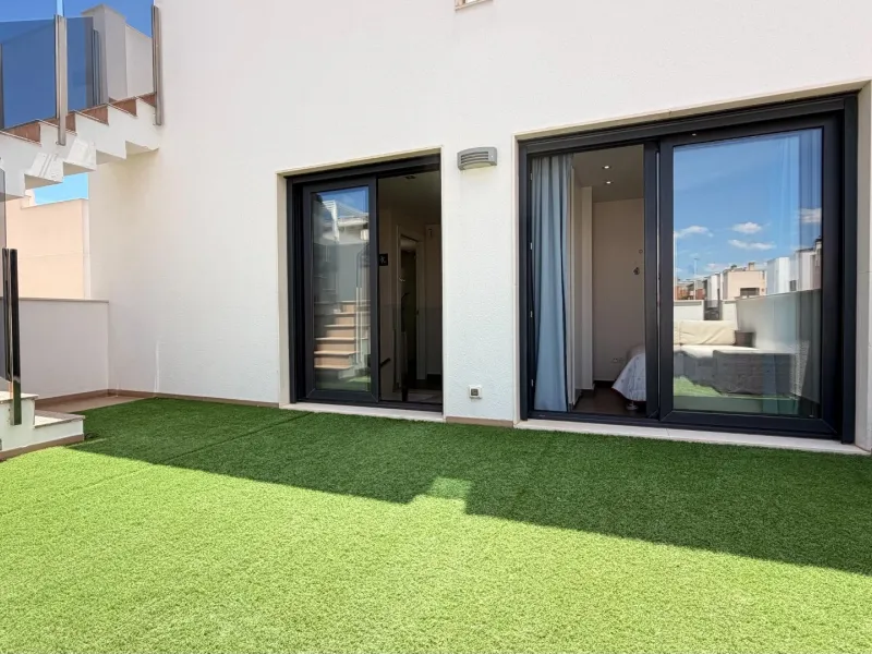 🌴 Independent villa with private pool and tourist license in Aguas Nuevas, Torrevieja